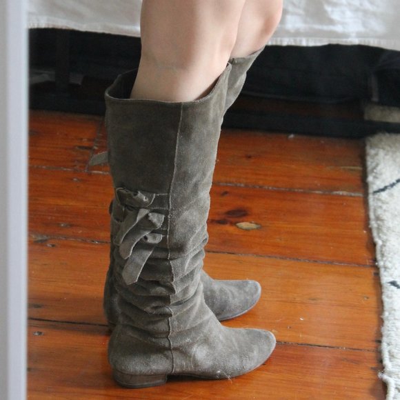 Joie Barlow Suede Taupe Block Heel Chelsea Boots Bootie  Joie Taupe Suede Boots SZ 6
